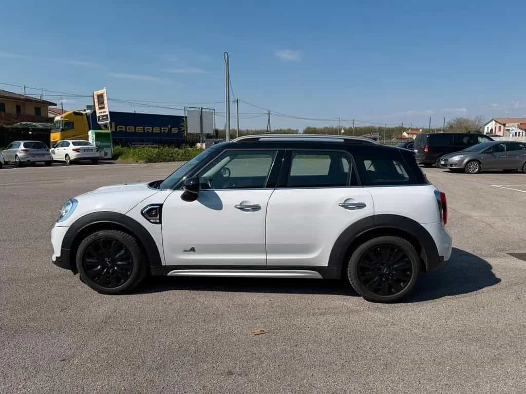 MINI Countryman S (Cooper) Mini Cooper SD Countryman 2.0 S Hype ALL4 07/2017-photo-6