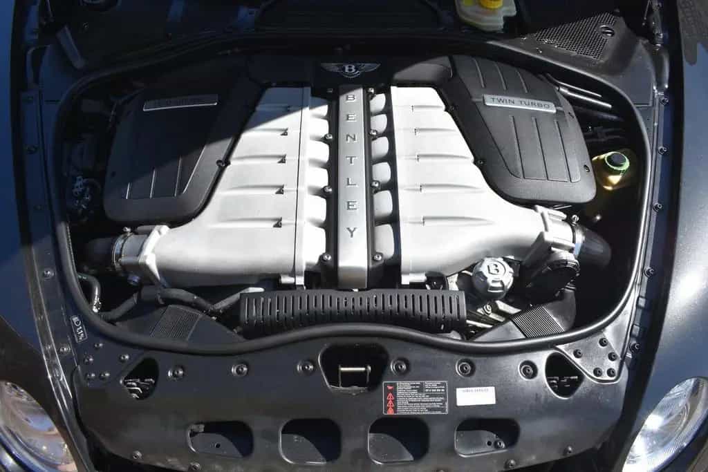Bentley Continental Flying Spur 6.0 W12 561pk '06 Orig N 01/2006-photo-10