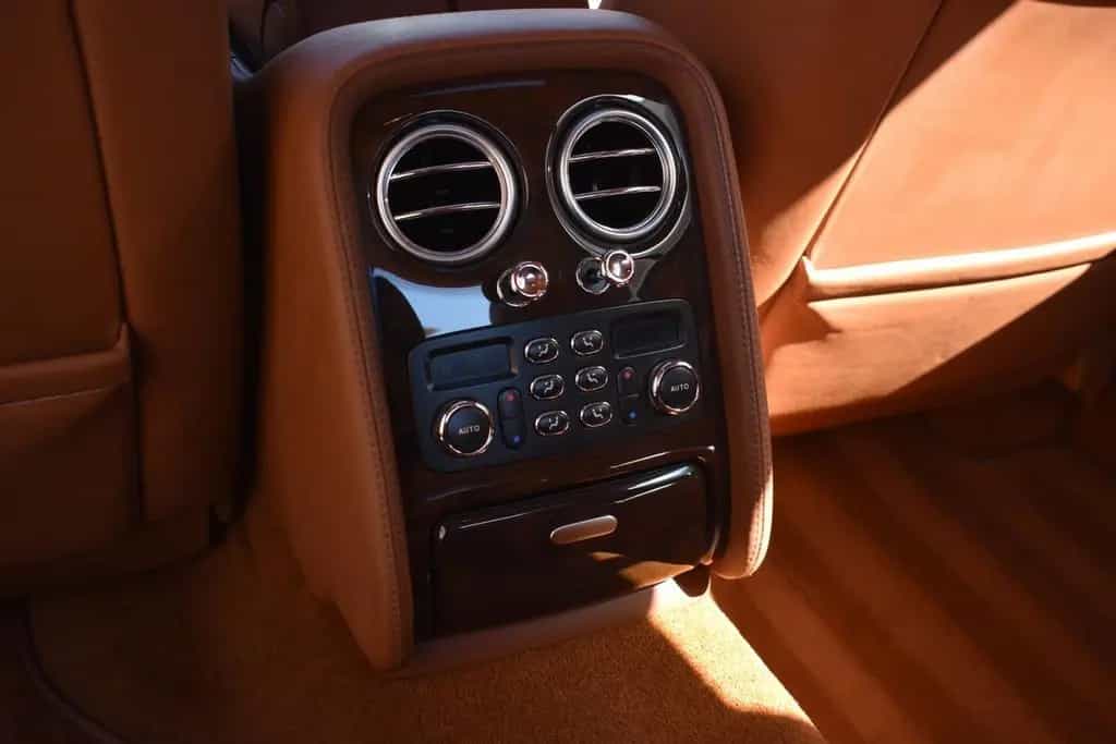 Bentley Continental Flying Spur 6.0 W12 561pk '06 Orig N 01/2006-photo-14