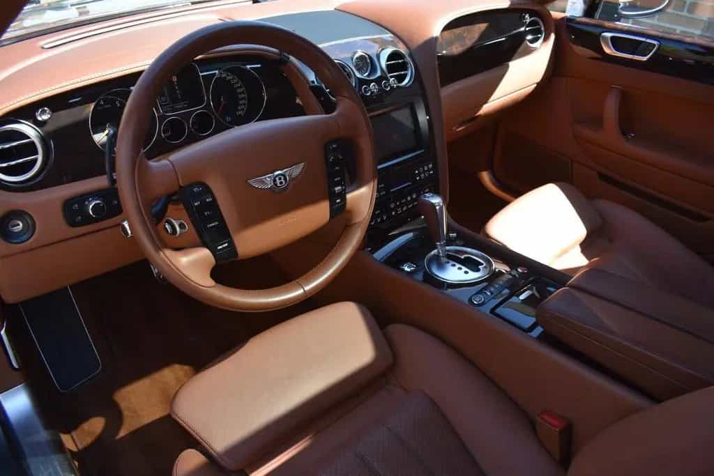 Bentley Continental Flying Spur 6.0 W12 561pk '06 Orig N 01/2006-photo-16