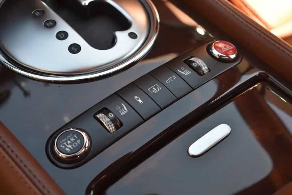 Bentley Continental Flying Spur 6.0 W12 561pk '06 Orig N 01/2006-photo-21