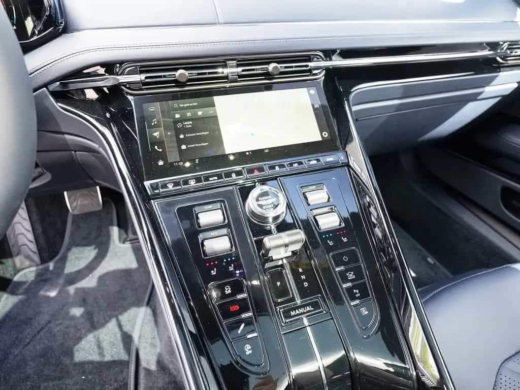 Aston Martin DB12 S Coupe Ultramarine Black - Dark Knight null-photo-31