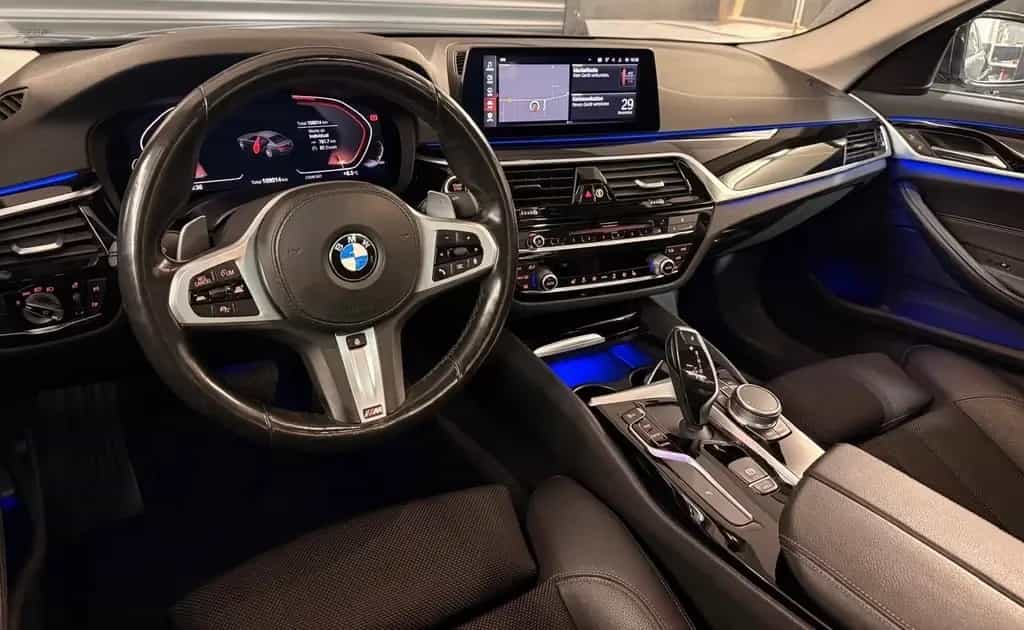 BMW 520 d M-Sport Line Schiebedach*Virtual*Leder*LED 03/2020-photo-6