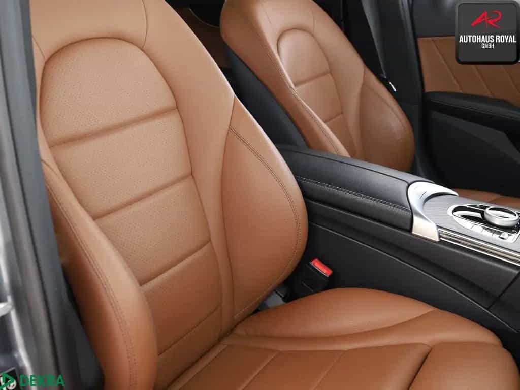 Mercedes-Benz C 300 T 3x AMG PANO,KEYLESS,KAMERA,CARPLAY,SH 07/2019-photo-10