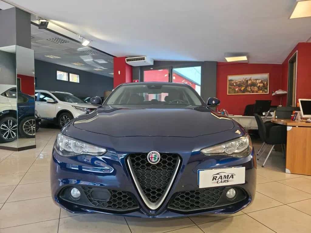 Alfa Romeo Giulia 08/2016-photo-1