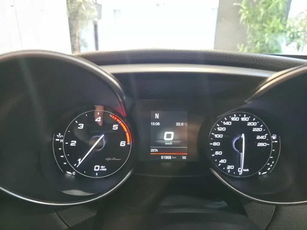 Alfa Romeo Giulia 08/2016-photo-10