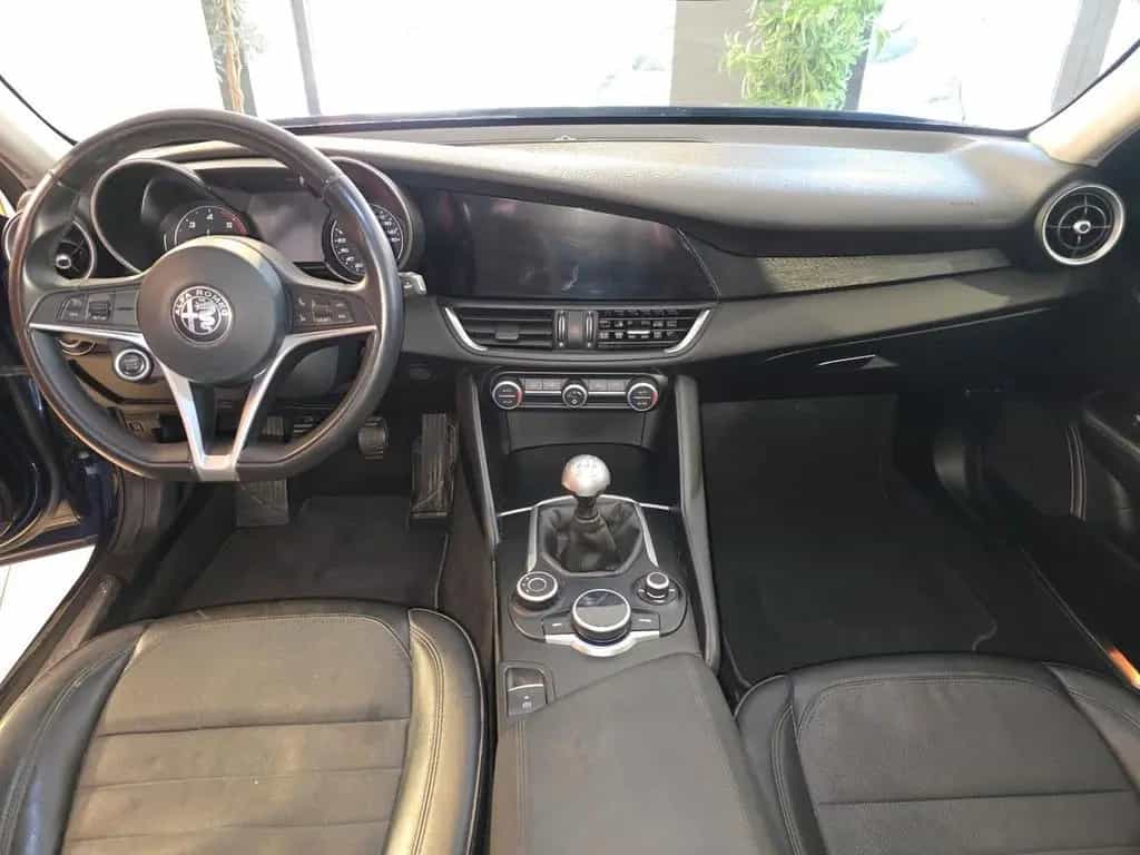 Alfa Romeo Giulia 08/2016-photo-8
