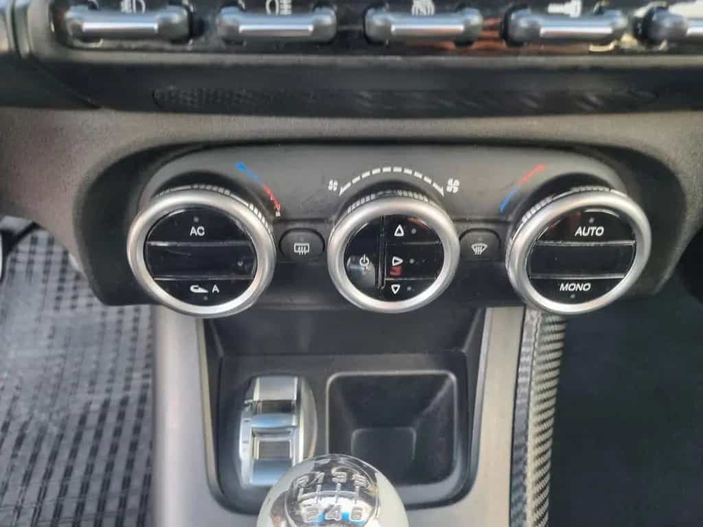 Alfa Romeo Giulietta 1.6 JTDm-2 105 CV Distincti 05/2011-photo-14