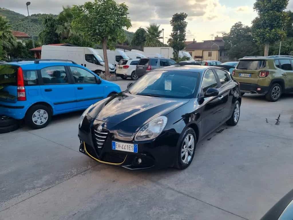 Alfa Romeo Giulietta 1.6 JTDm-2 105 CV Distincti 05/2011-photo-2