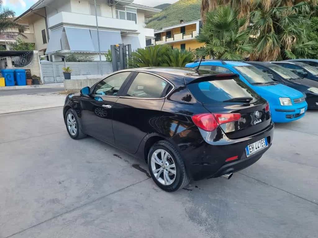 Alfa Romeo Giulietta 1.6 JTDm-2 105 CV Distincti 05/2011-photo-4