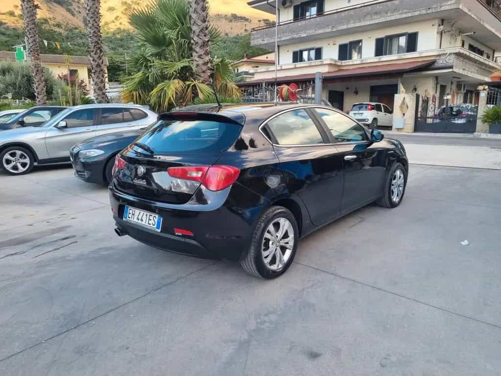 Alfa Romeo Giulietta 1.6 JTDm-2 105 CV Distincti 05/2011-photo-7