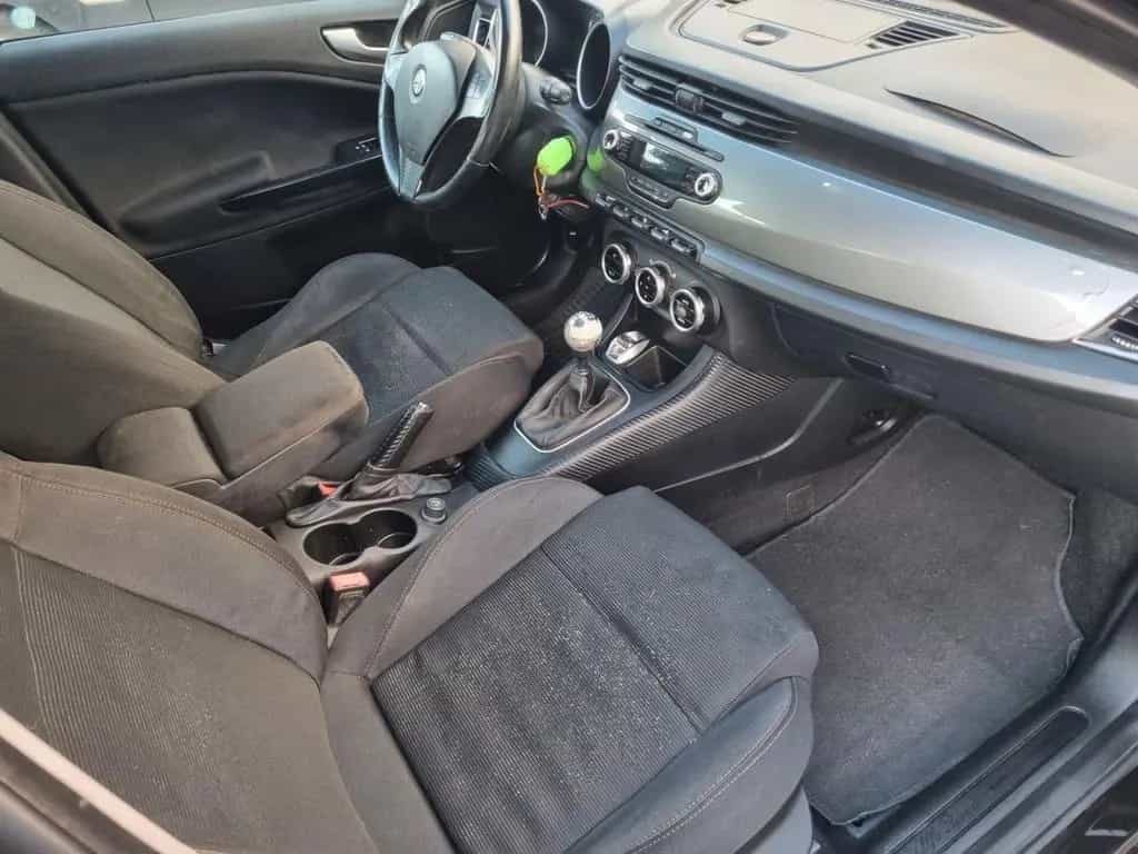 Alfa Romeo Giulietta 1.6 JTDm-2 105 CV Distincti 05/2011-photo-9