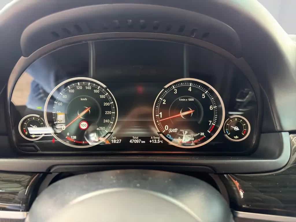 BMW 550 i xDrive M-Perform HUD DIGI COCKP 360° ACC 01/2016-photo-19