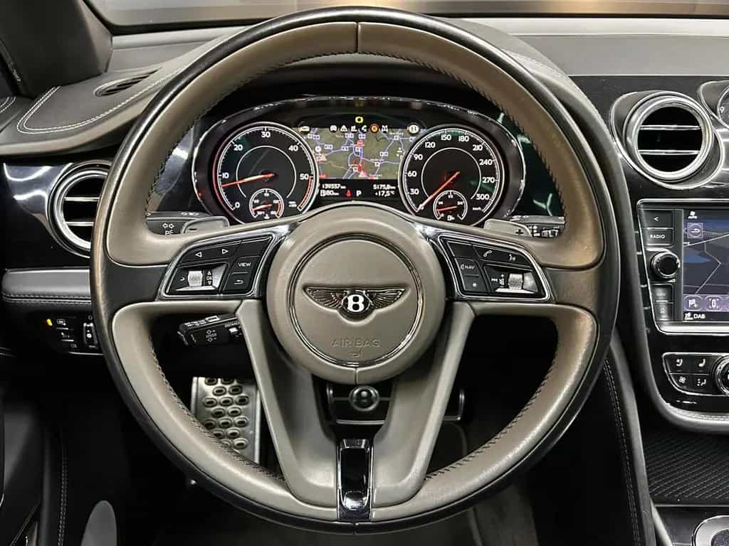 Bentley Bentayga V8 D PANO+NAVI+LED+SHZ+HEAD+ACC+360+22" 02/2017-photo-15