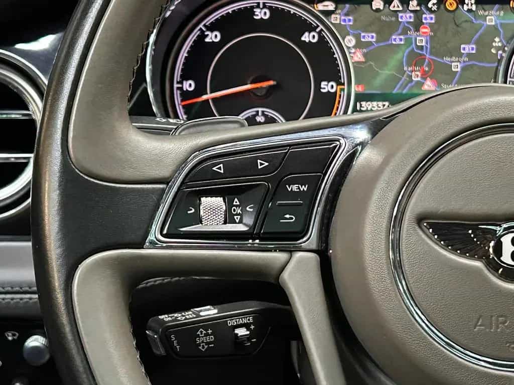 Bentley Bentayga V8 D PANO+NAVI+LED+SHZ+HEAD+ACC+360+22" 02/2017-photo-16