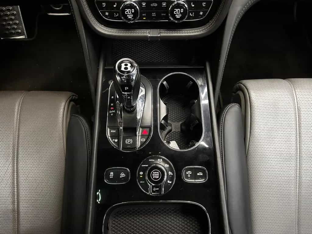Bentley Bentayga V8 D PANO+NAVI+LED+SHZ+HEAD+ACC+360+22" 02/2017-photo-23