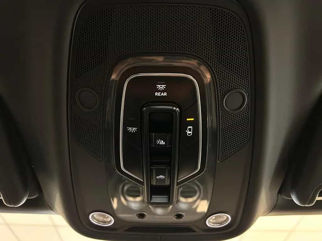 Bentley Bentayga V8 D PANO+NAVI+LED+SHZ+HEAD+ACC+360+22" 02/2017-photo-27