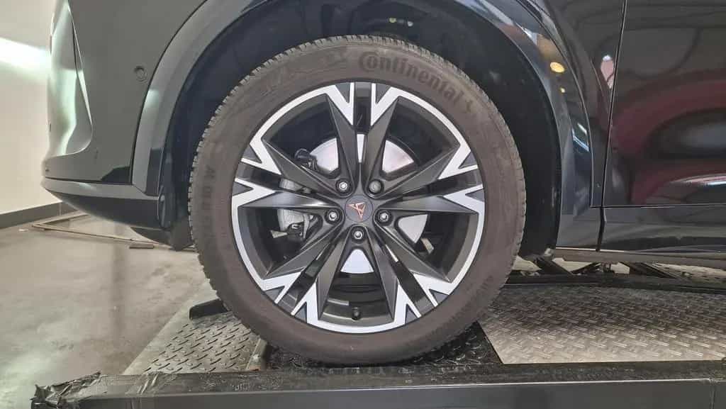Cupra Formentor 1.5 eTSI AHK/ GJR/ Navi/ Alcantara/... 04/2025-photo-2