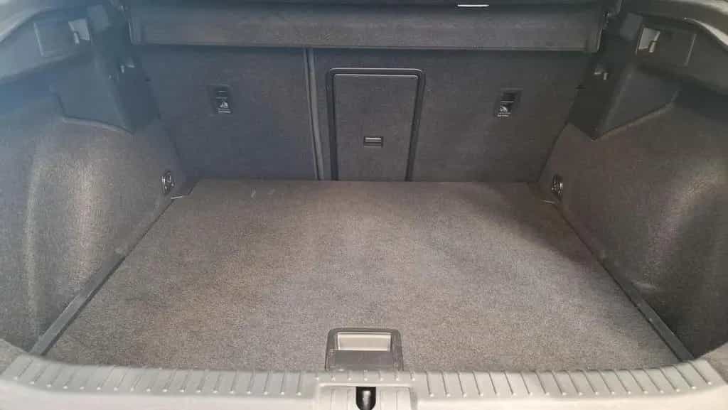 Cupra Formentor 1.5 eTSI AHK/ GJR/ Navi/ Alcantara/... 04/2025-photo-3