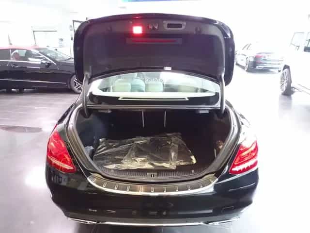 Mercedes-Benz C 180 Luxury TLeder Navi PDC SHZ AHK erst72765KM 01/2018-photo-26