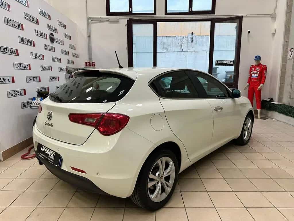 Alfa Romeo Giulietta 1.6 JTD -CERTIFICATA FATTUR 09/2011-photo-4