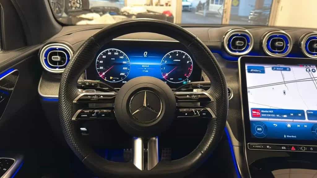 Mercedes-Benz GLC 300 4Matic AMG Line  PANORAMA 03/2023-photo-11