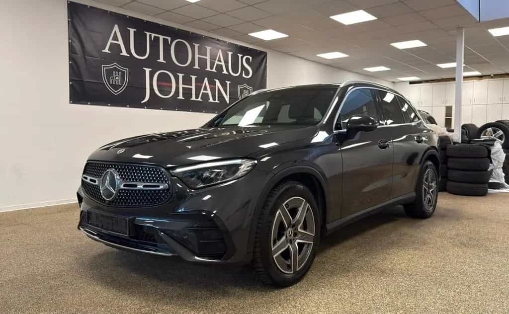 Mercedes-Benz GLC 300 4Matic AMG Line  PANORAMA 03/2023-photo-2