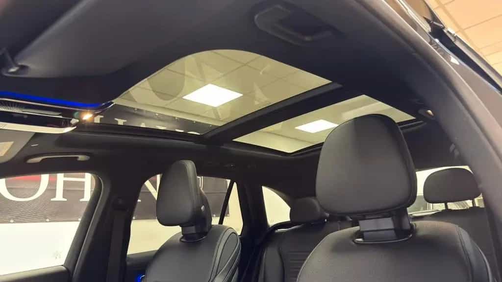 Mercedes-Benz GLC 300 4Matic AMG Line  PANORAMA 03/2023-photo-29