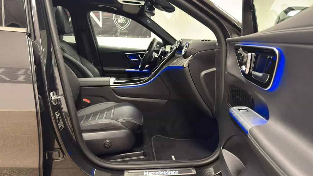 Mercedes-Benz GLC 300 4Matic AMG Line  PANORAMA 03/2023-photo-35