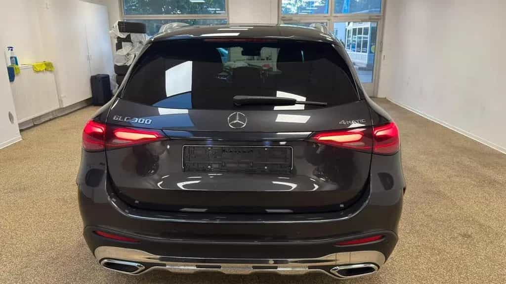 Mercedes-Benz GLC 300 4Matic AMG Line  PANORAMA 03/2023-photo-5