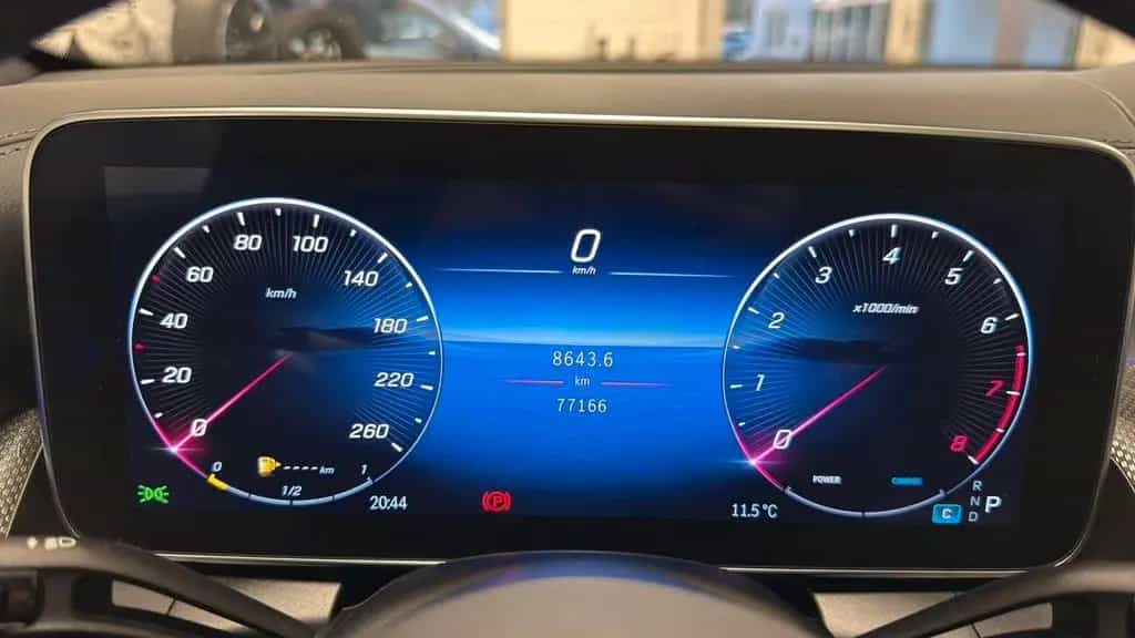 Mercedes-Benz GLC 300 4Matic AMG Line  PANORAMA 03/2023-photo-9