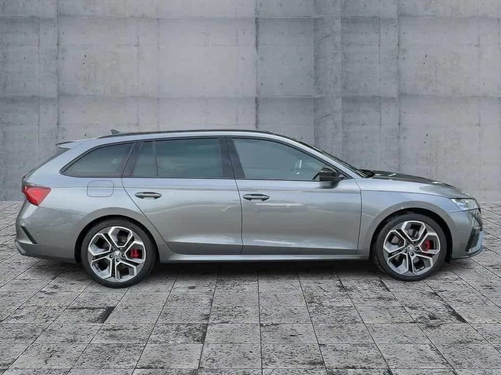 Skoda Octavia Combi RS plus EDITION MATRIX+AHK+STDHZG 02/2023-photo-6