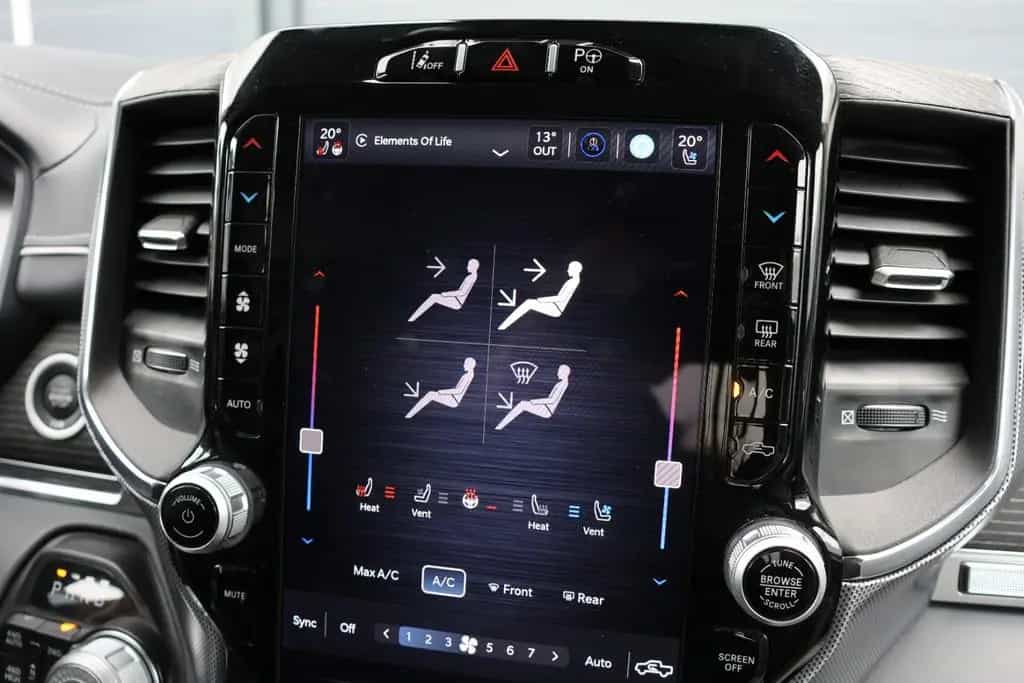 Dodge RAM 1500 5.7 4x4/ACC/HUD/360/H&K/Luftfederung/22 01/2024-photo-28