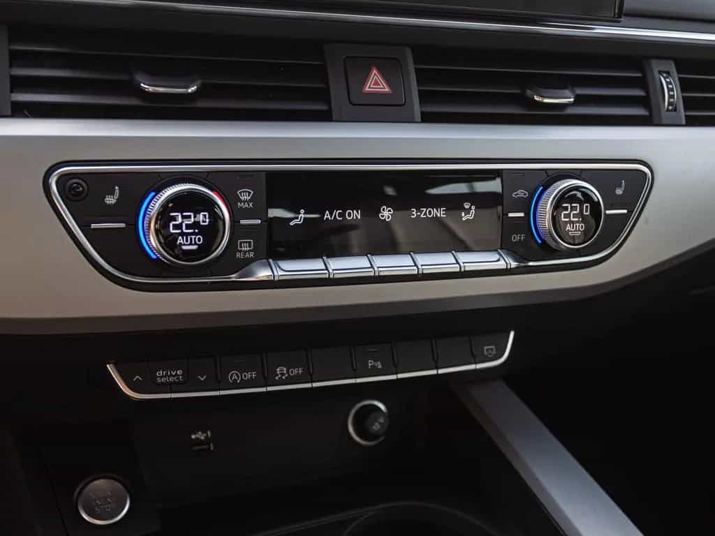 Audi A4 Avant 40TFSI Stronic Navi Matrix HuD GRA EPH 10/2020-photo-12