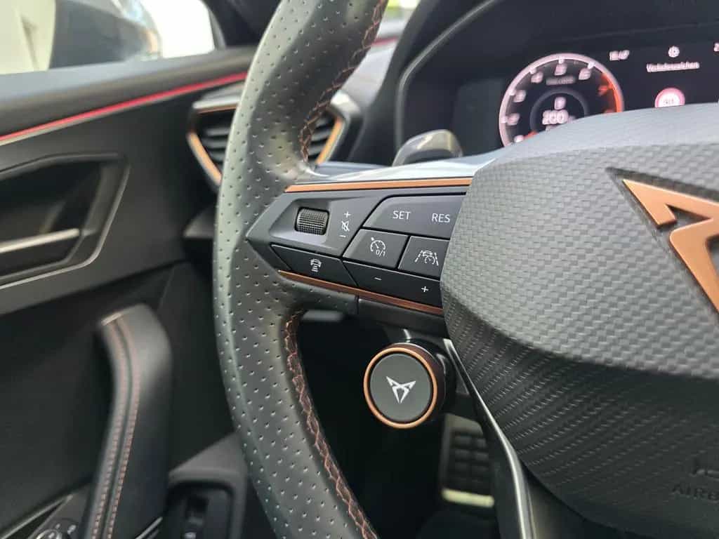 Cupra Formentor VZ 4Drive Panorama schwenkbare AHK 01/2022-photo-23