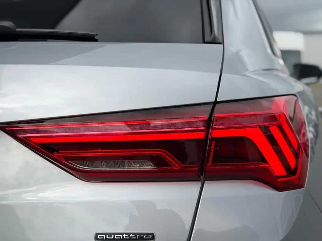Audi Q3 40 TDI quattro S-LINE Leder AHK StdHzg. 360° 06/2019-photo-10