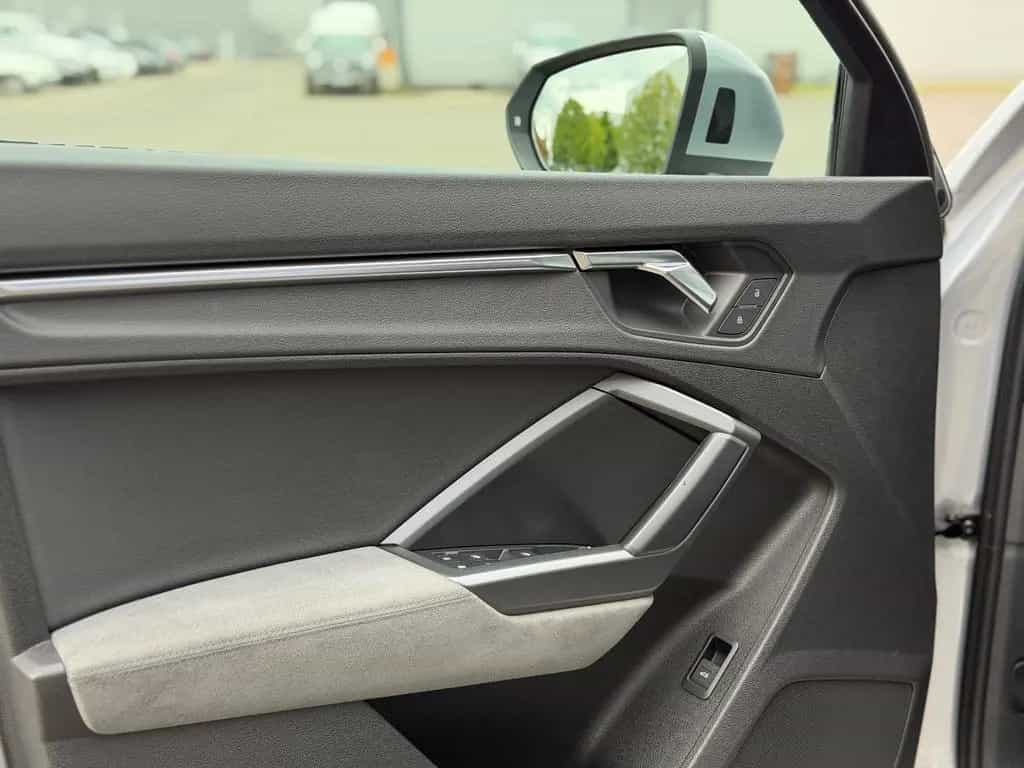 Audi Q3 40 TDI quattro S-LINE Leder AHK StdHzg. 360° 06/2019-photo-14
