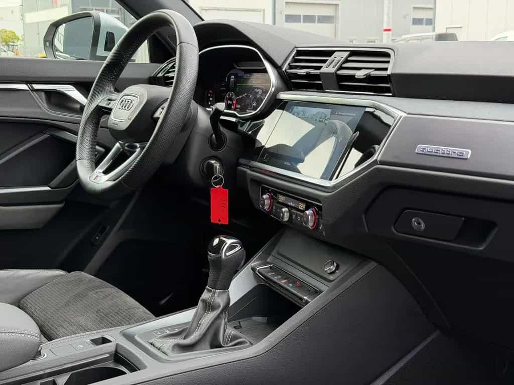 Audi Q3 40 TDI quattro S-LINE Leder AHK StdHzg. 360° 06/2019-photo-23