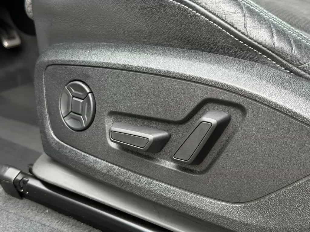 Audi Q3 40 TDI quattro S-LINE Leder AHK StdHzg. 360° 06/2019-photo-28