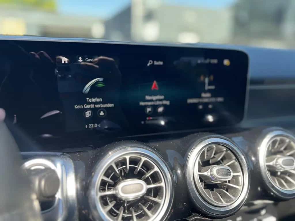 Mercedes-Benz GLB 250 AMG*4Matic*MBGarantie*360°*Distro*Pano* 11/2020-photo-12
