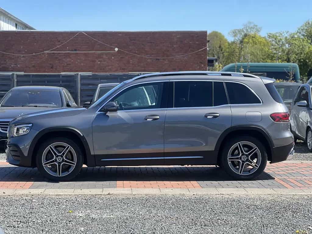 Mercedes-Benz GLB 250 AMG*4Matic*MBGarantie*360°*Distro*Pano* 11/2020-photo-3
