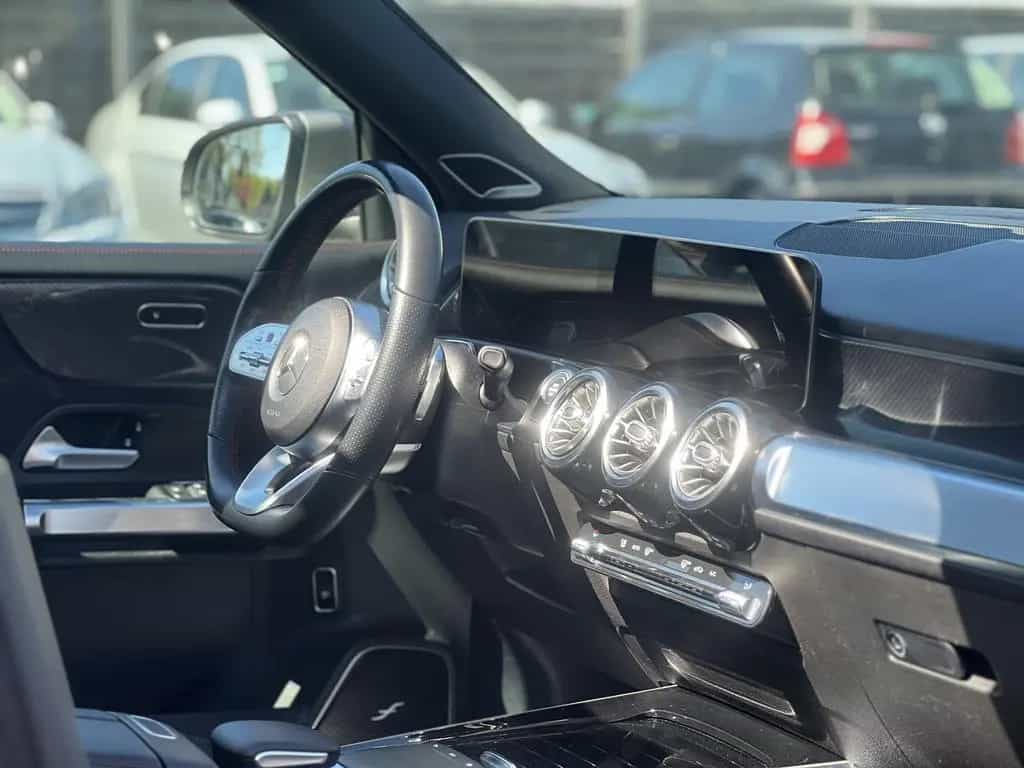 Mercedes-Benz GLB 250 AMG*4Matic*MBGarantie*360°*Distro*Pano* 11/2020-photo-7