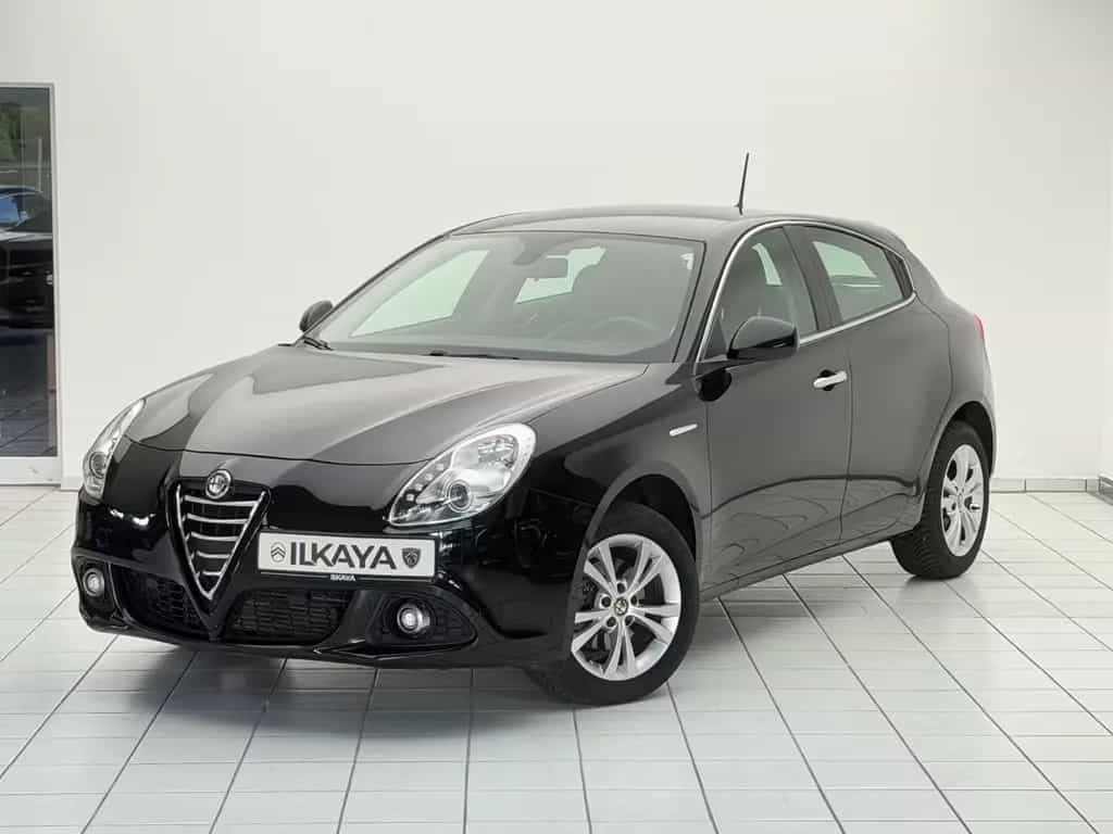 Alfa Romeo Giulietta Turismo 08/2014-photo-0