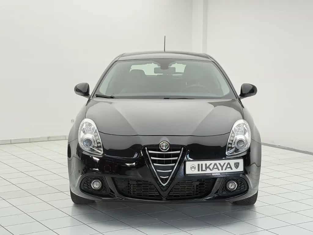 Alfa Romeo Giulietta Turismo 08/2014-photo-1