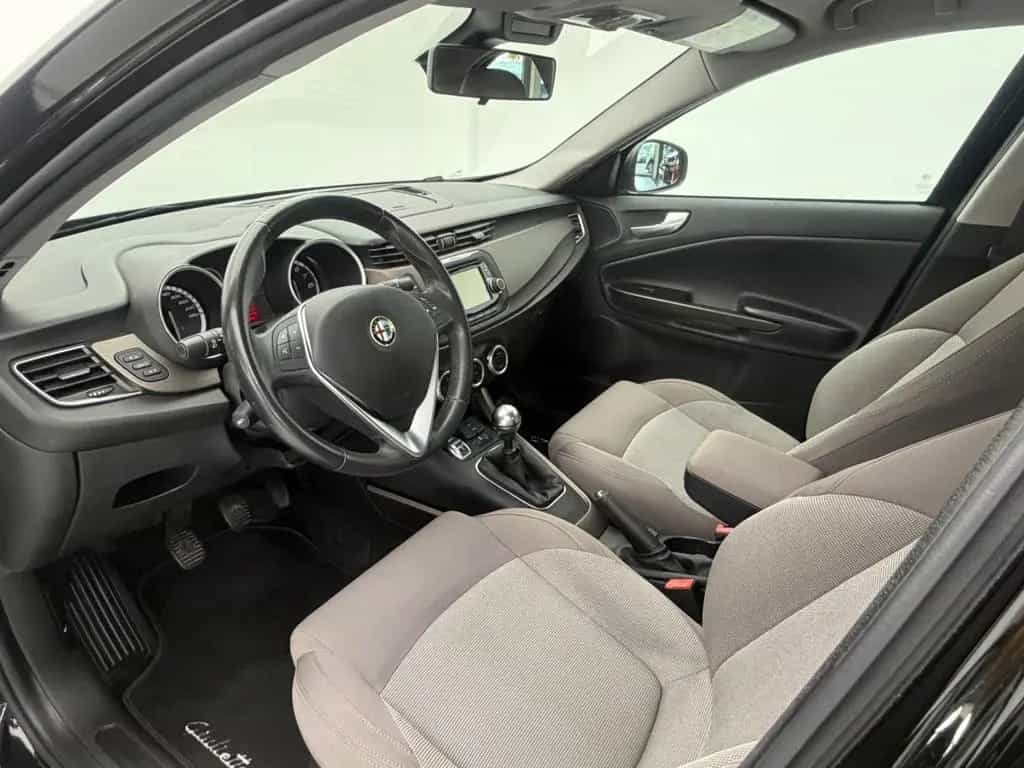 Alfa Romeo Giulietta Turismo 08/2014-photo-11