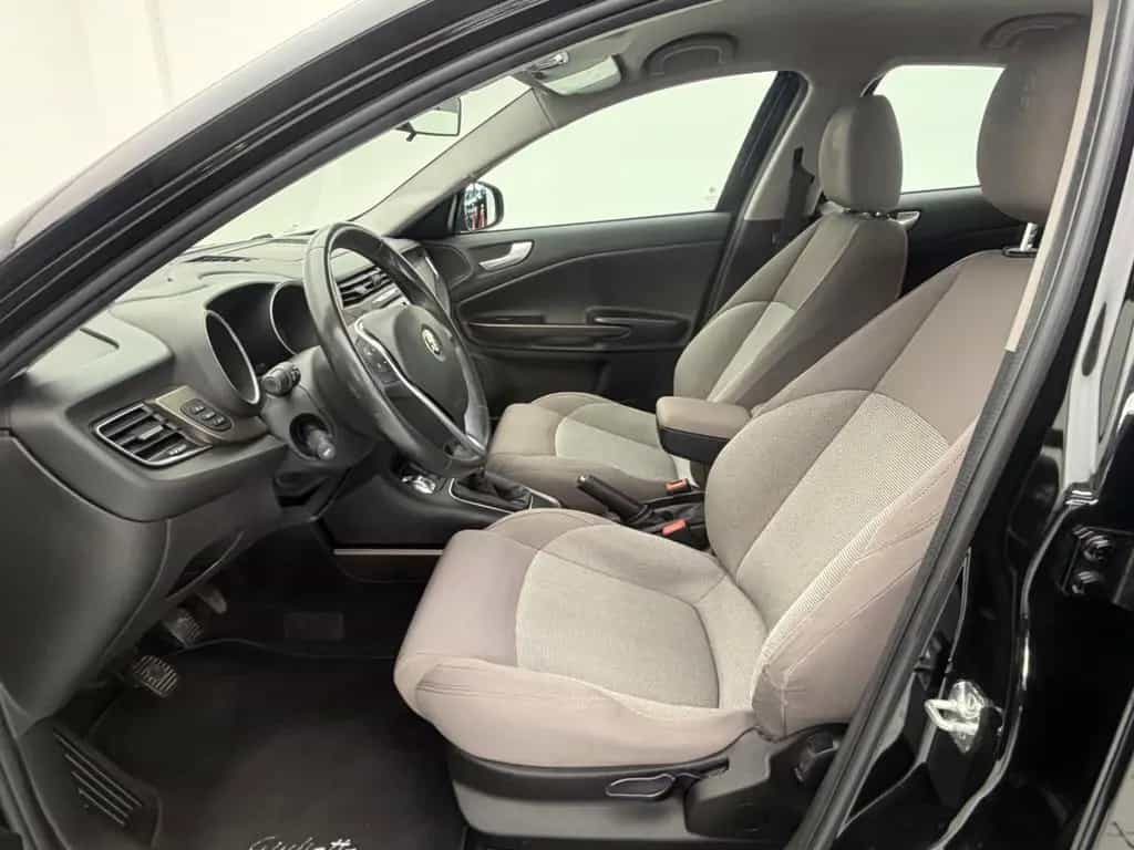 Alfa Romeo Giulietta Turismo 08/2014-photo-12