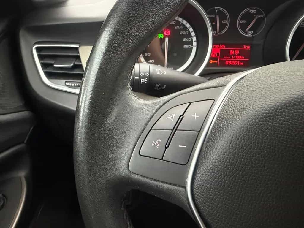 Alfa Romeo Giulietta Turismo 08/2014-photo-21