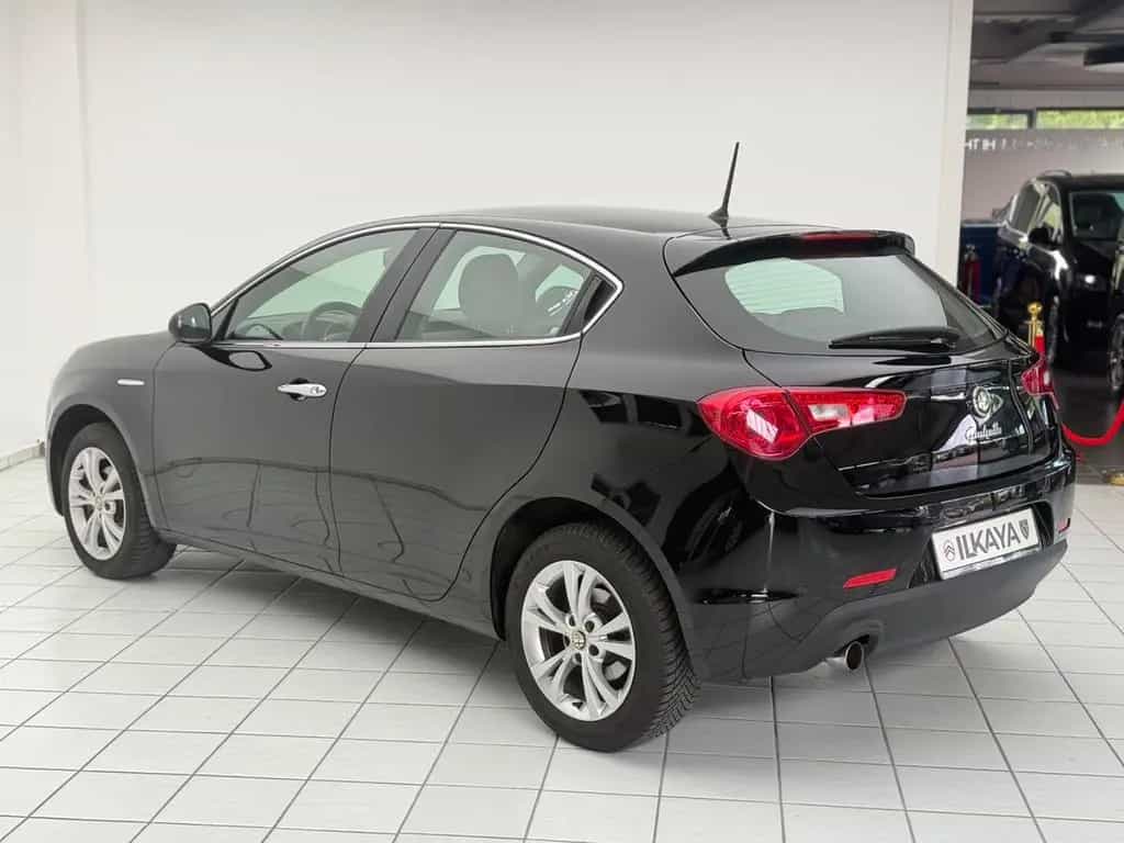 Alfa Romeo Giulietta Turismo 08/2014-photo-4