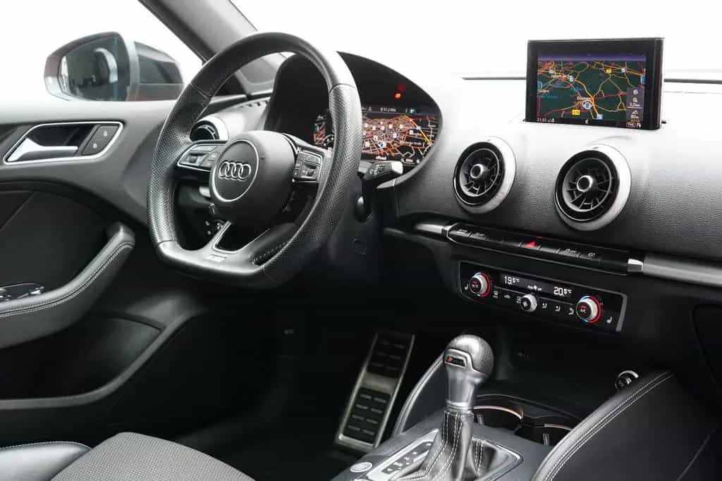 Audi A3 Sportback 35 TFSI S-Line Sport Plus Panorama 06/2019-photo-23