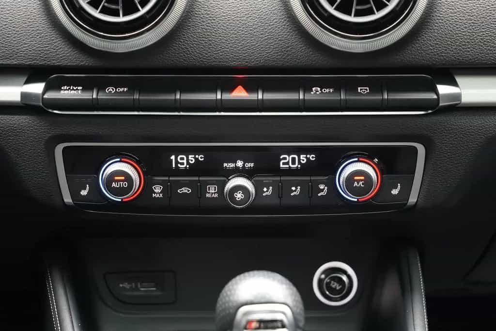 Audi A3 Sportback 35 TFSI S-Line Sport Plus Panorama 06/2019-photo-36